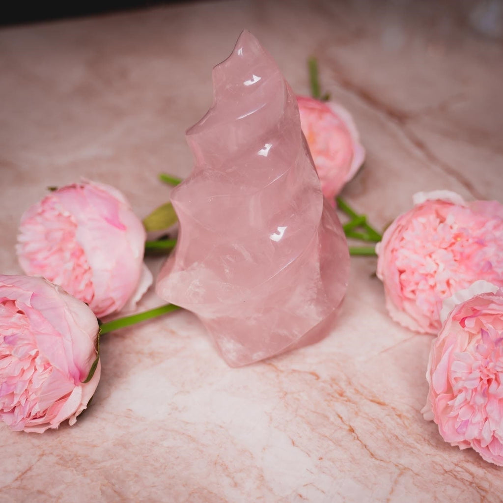 Huge Rose quartz crystal flame Rare crystal Rose Quartz reminds us to accept ourselves for who we are, but also respect others. AAA Quality from Madagascar Height: 8 1/4 inches Width: 5 inches Weight: 5.38 lbs