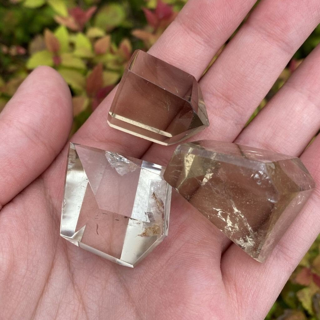 CITRINE Freeform Set of 3 Crystals Crystal Specifications:Set includes 1x Citrine Tower and 2x Citrine Freeforms Length (each): #1 --1 inch--#2- 1 inch #3- 1.5 inch Weight (combined): 055 Kg Gemstone Quality