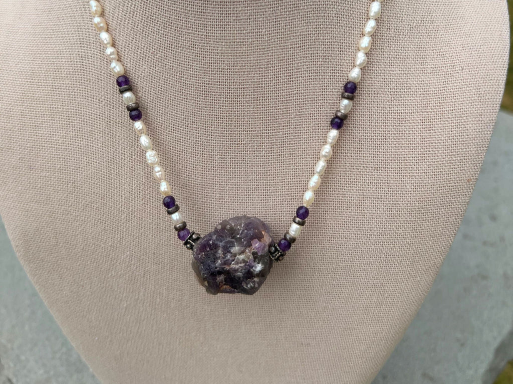 White Pearl and Amethyst Beaded Necklace, Amethyst and Pearl Necklace, Pearl and Amethyst February Birthstone, Pearl Choker with Amethyst